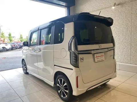 Honda N-BOX Custom