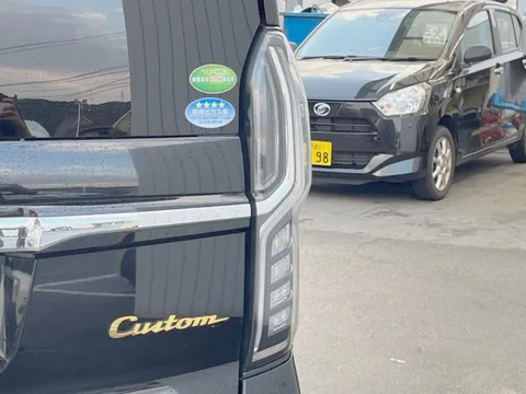 Honda N-BOX Custom