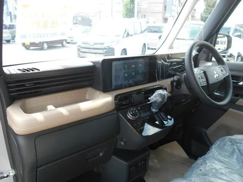 Mitsubishi Delica Mini