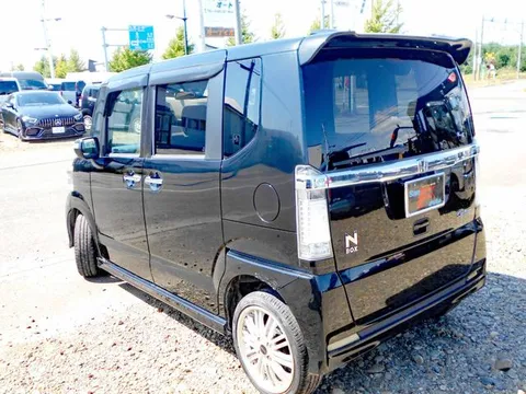 Honda N-BOX Custom