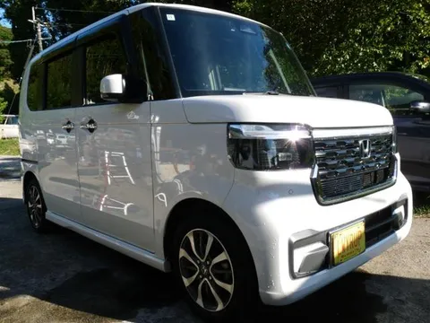 Honda N-BOX Custom
