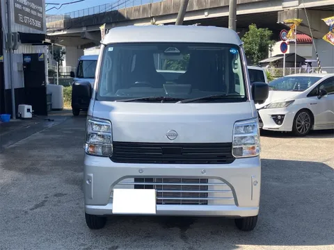 Nissan Clipper Van