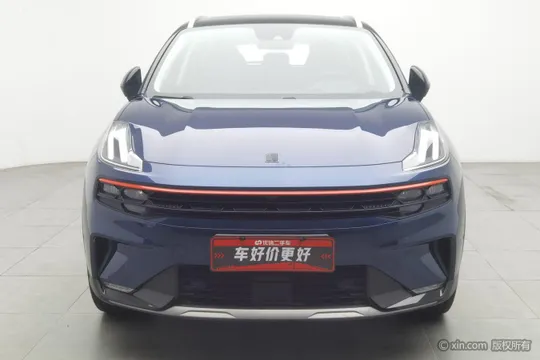 Lynk & Co 06