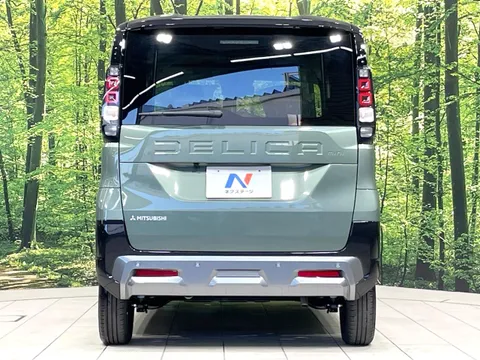 Mitsubishi Delica Mini