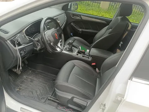 Roewe RX5