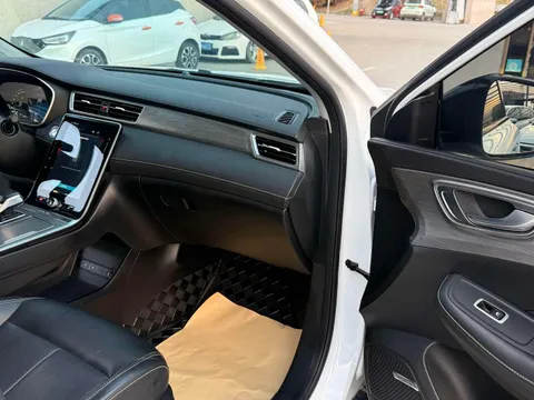 Roewe RX5