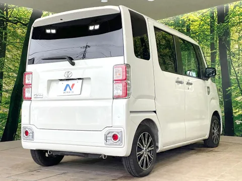 Toyota Pixis Mega