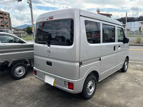 Nissan Clipper Van