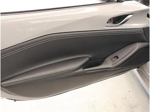 Mazda MX-5 (Roadster)
