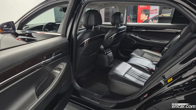 Genesis G90 (EQ900)