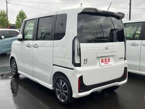 Honda N-BOX Custom