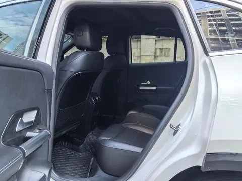Mercedes-Benz Mercedes-Benz GLA