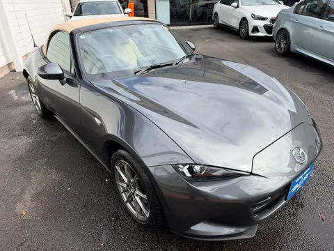 Mazda MX-5 (Roadster)