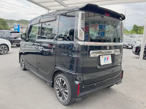 Suzuki Spacia Custom