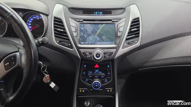 Hyundai Elantra (Avante)