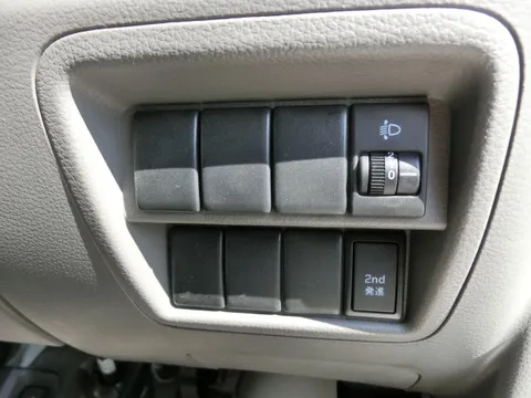Mitsubishi Minicab Van