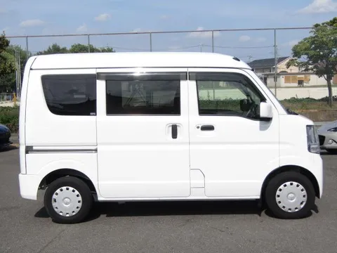 Mitsubishi Minicab Van