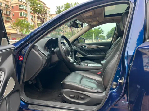 Infiniti Q50L