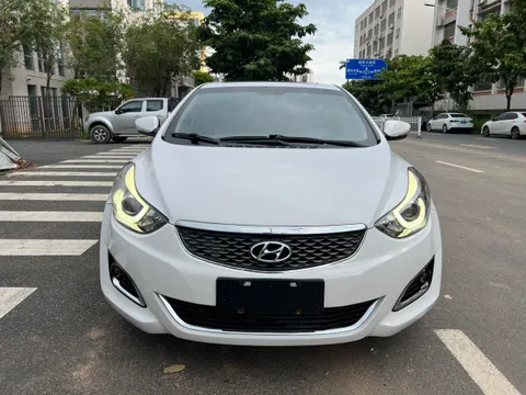 Hyundai Elantra (Avante)