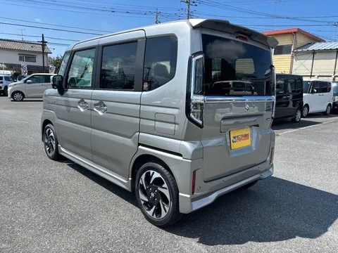 Suzuki Spacia Custom