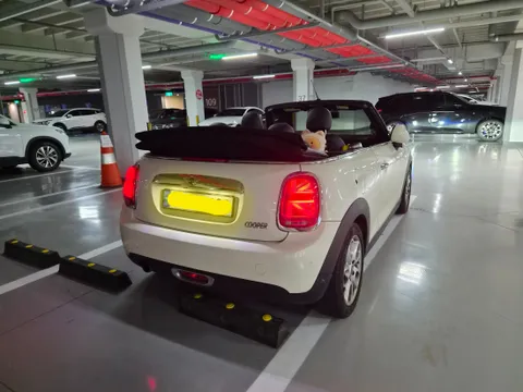 MINI Cooper Convertible
