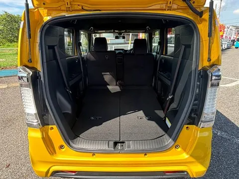 Honda N-BOX Slash