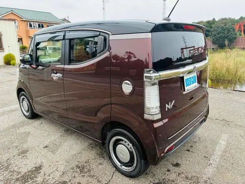 Honda N-BOX Slash