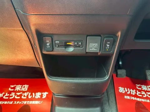 Honda N-BOX Custom