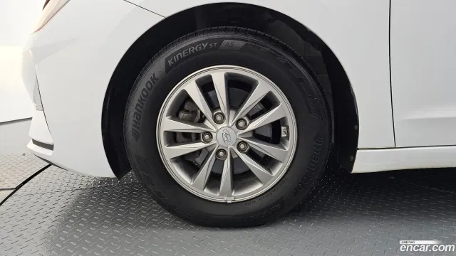Hyundai Elantra (Avante)