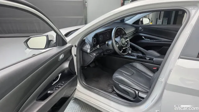 Hyundai Elantra (Avante)