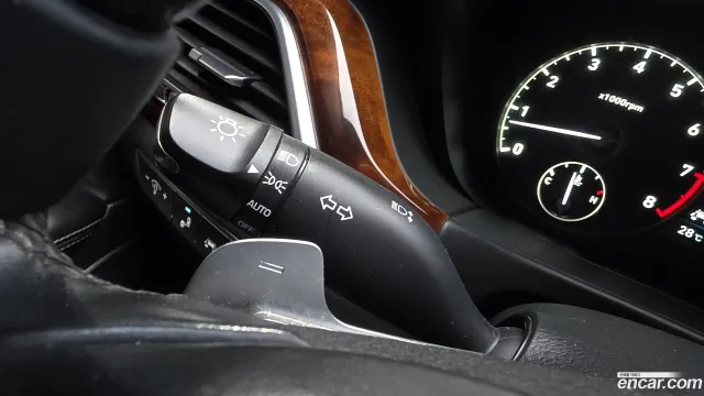 Genesis G90 (EQ900)