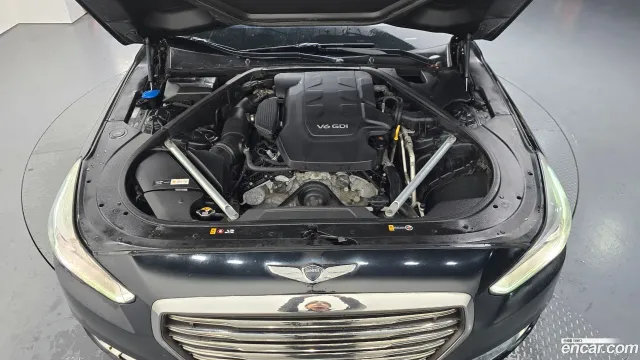Genesis G90 (EQ900)