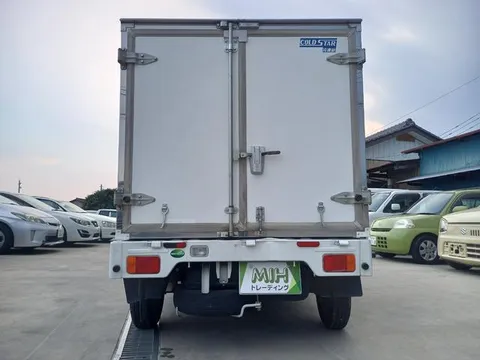 Mazda Scrum Truck
