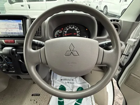 Mitsubishi Minicab Van
