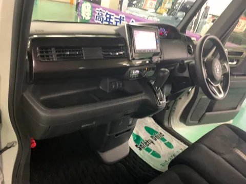 Honda N-BOX Custom
