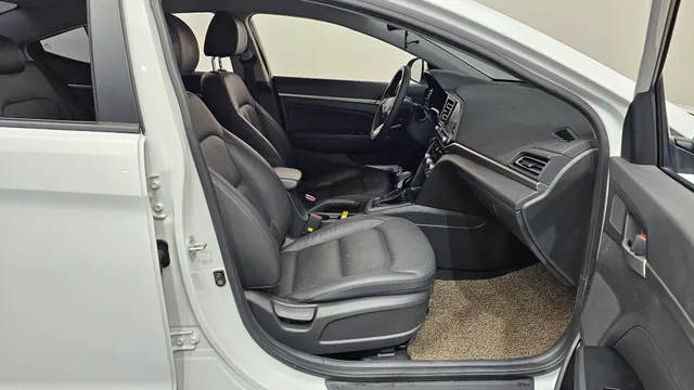 Hyundai Elantra (Avante)