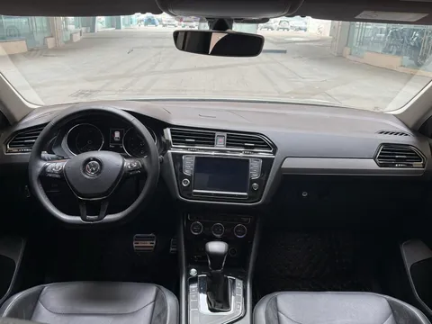 Volkswagen Tiguan L