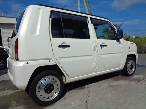 Daihatsu Naked