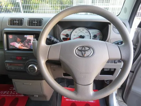 Toyota Pixis Space
