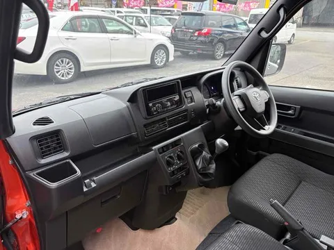 Toyota Pixis Van