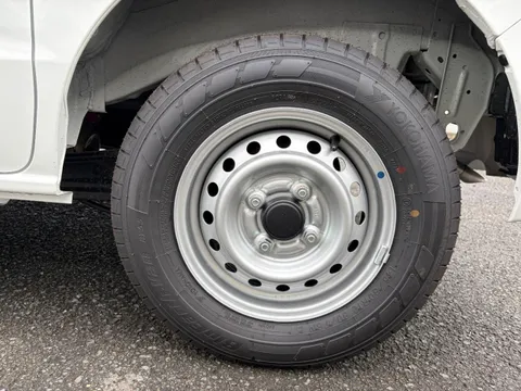 Nissan Clipper Van