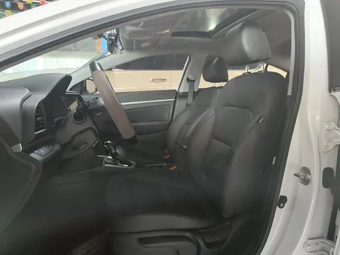 Hyundai Elantra (Avante)