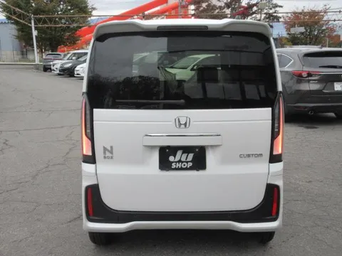 Honda N-BOX Custom