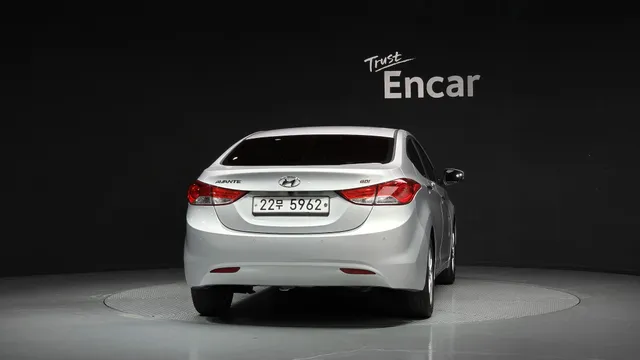 Hyundai Elantra (Avante)