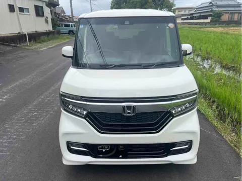 Honda N-BOX Custom