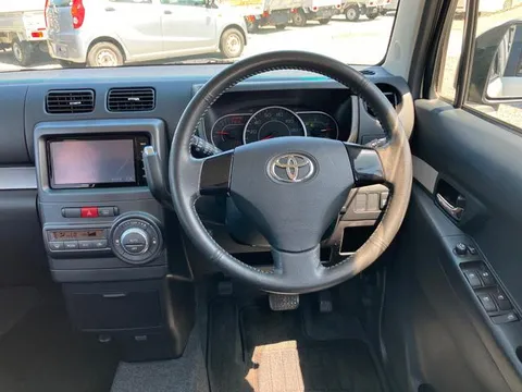 Toyota Pixis Space