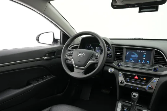 Hyundai Elantra (Avante)