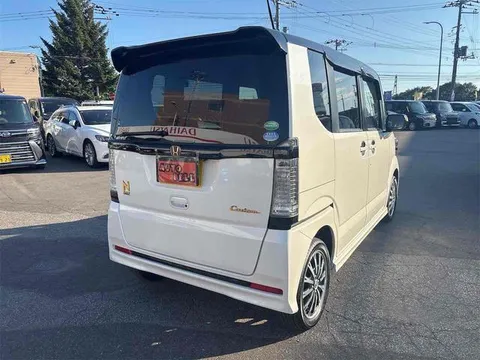 Honda N-BOX Custom