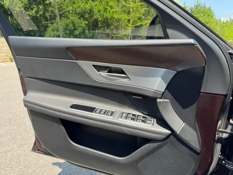 Jaguar XFL