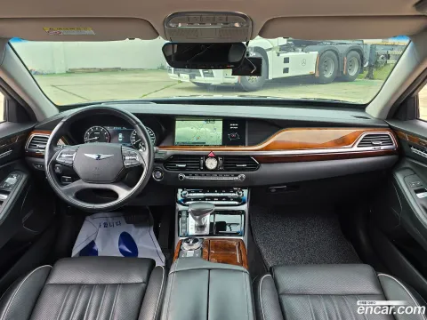 Genesis G90 (EQ900)